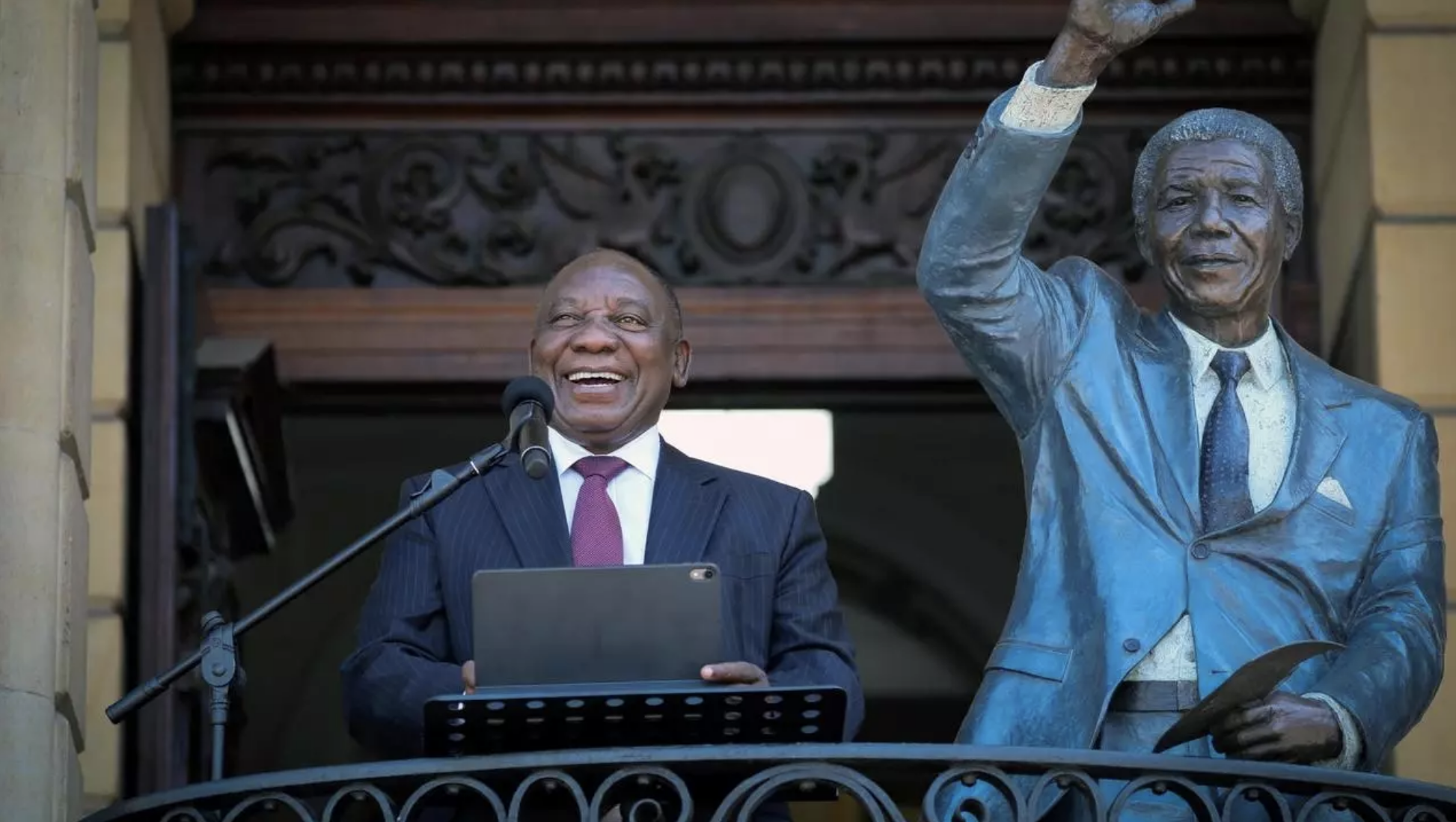 Afrique du Sud: la mémoire de Mandela célébrée, son héritage social en débat